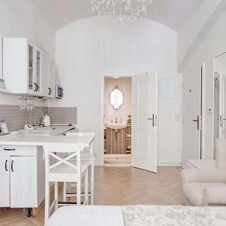 Apartments With The Lions Praga Exterior foto