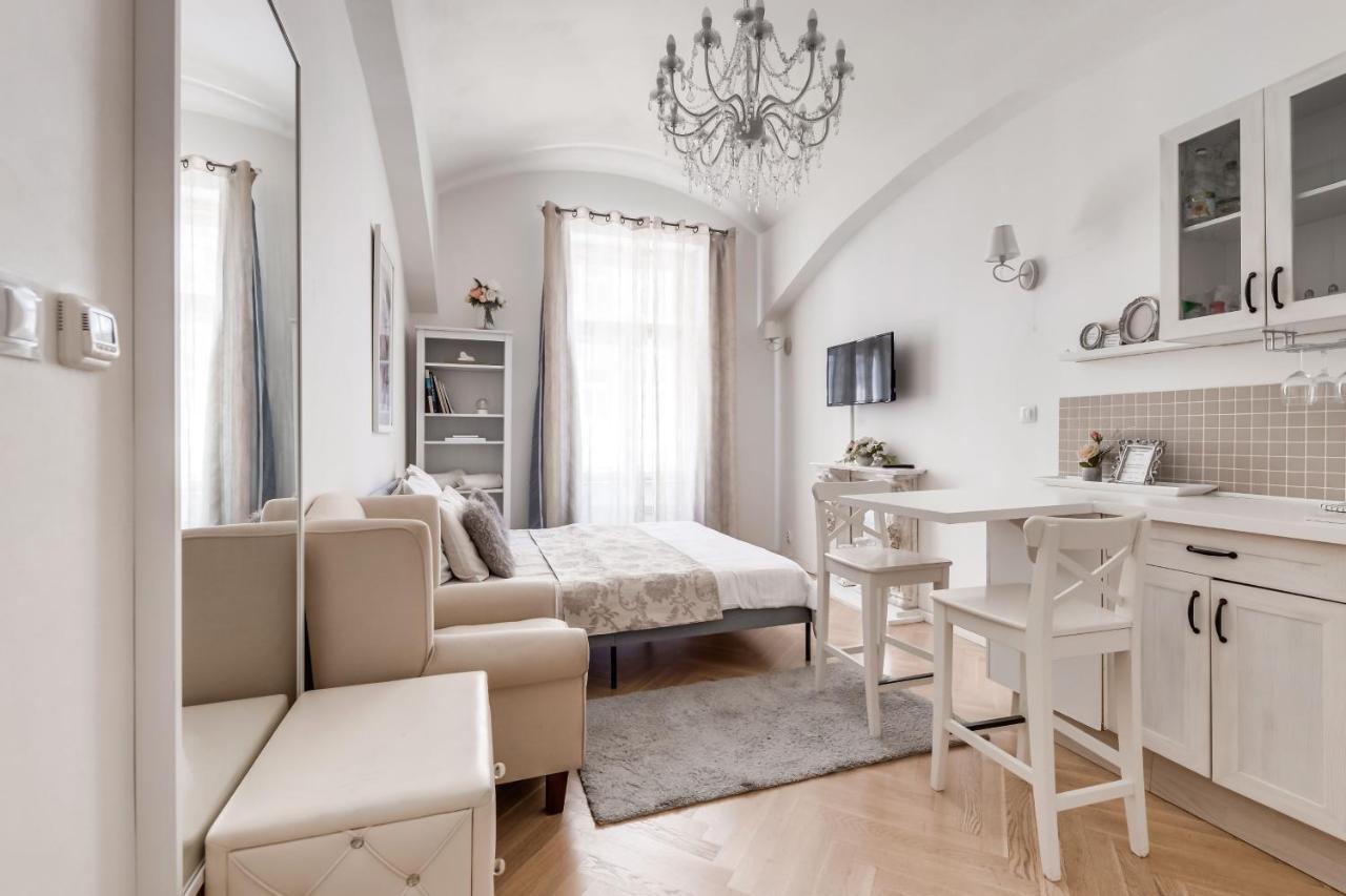 Apartments With The Lions Praga Exterior foto